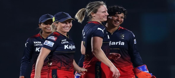 All-rounder Ellyse Perry takes RCB to WPL playoffs after defeating Mumbai Indians