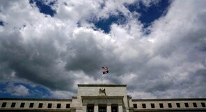 US Federal Reserve holds steady on interest rates, signals potential future cuts