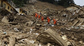 More than 300 buried in Papua New Guinea landslide, local media says