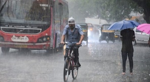 WATCH: Mumbai witnesses sandstorm followed by massive rains; hoarding, scaffolding collapse